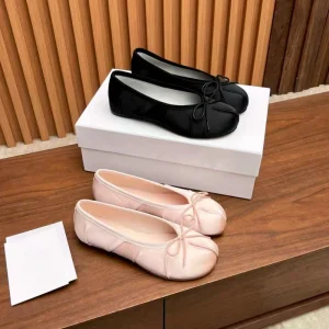 Tabi Split Toe Shoes Women’s Summer Silk And Satin Breathable Pig Trotter Shoes Casual Ballet Flat Shoes