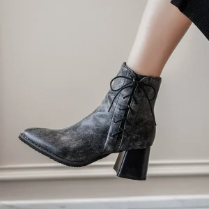 Vintage Style Short Boots with Thick Heels Women’s Lace Up Pointed Toe Retro Style Motorcycle Boots Women’s Boots