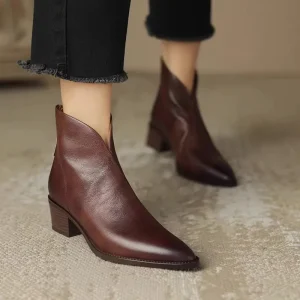 Women Boot New Retro Pointed Toe Mid Heel Boots for Women With Chunky Heel Style Fashion Boots in Stock