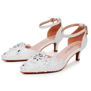 Women’s 5cm Wedge Heel White Lace Pearl Bridal Sandals Button Closure Closed Toe Princess Shoes for Summer Weddings Parties