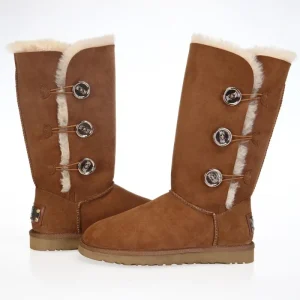 Women’s Brown Snow Boots Button Closure Fur Lining Sheepskin Cow Leather Classic Winter Boots OEM ODM Custom Logo