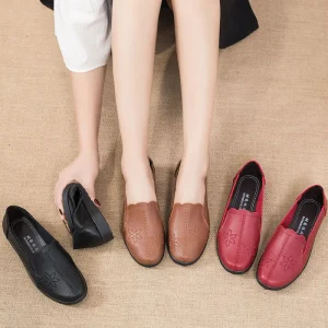 Women’s Casual Flat Shoes Breathable PU Leather Comfortable Elegant Loafers with Soft Bottom Slip On Sandals Walking for Ladies