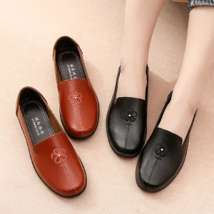 Women’s Casual Flats Shoes Breathable PU Leather Elegant Loafers with Soft Bottom Slip On Sandals for Walking