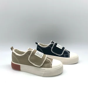 Women’s Casual Shoes