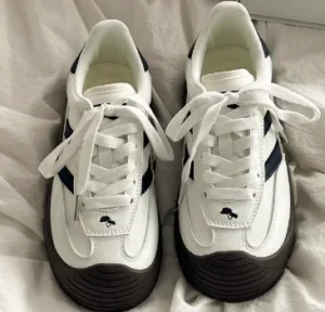 Women’s Classic Casual Shoes Low Flat Sneakers Plus Size Low Top Skateboard Shoes