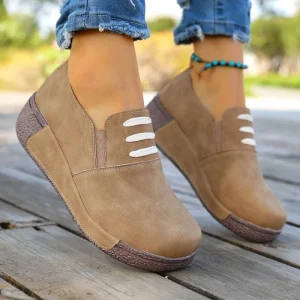 Women’s Comfortable Flat Moccasins Casual Sneakers for Spring Autumn Light Weight Anti Slippery Soft Fashionable Slip On