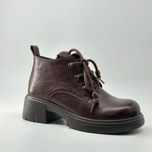 Women’s Cowhide Boots Classic Style Soft Leather with Height Increase Tube Breathable for Autumn Winter Season