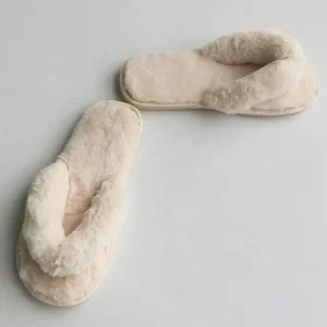 Women’s Faux Fur Flip Flops Fluffy Sandals Winter Open Toe Indoor House Slippers Warm