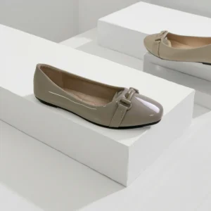 Women’s Flat Shoes Comfortable Dress Shoes Foldable Bright Flat Office Shoes with Stones Inlay Soft Upper Toe Insole