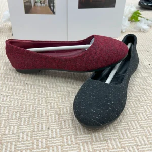 Women’s Flat Shoes Formal Dress Flats Wrinkled Pattern Shoes for Wedding & Office Elegant & Comfortable Design