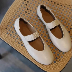 Women’s French Mary Jane Flats Solid Cross Straps Slip-On Comfortable Work Flat Pleated Retro Shallow Mouth Single Shoes