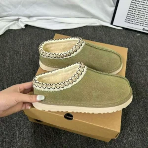 Women’s Frosted Cowhide Wool Thick-soled Taz Slip-on Ethnic Style Snow Boots