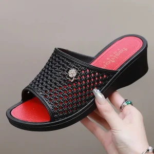 Women’s High Heel Slippers for Summer Wear Thick Sole Fashionable Home Anti-Slip Mother’s Shoes Soft Sole Wedge Heel Sandals
