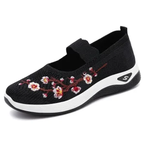 Women’s Large Size Casual Walking Style Shoes Flats Embroidered Old Beijing Cloth Slip On Shoes for Middle Aged Elderly Mothers