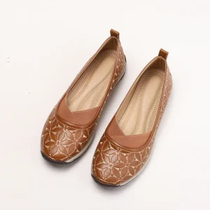 Women’s Lightweight Breathable Flat Shoes Closed Toe Soft Sole Floral Design