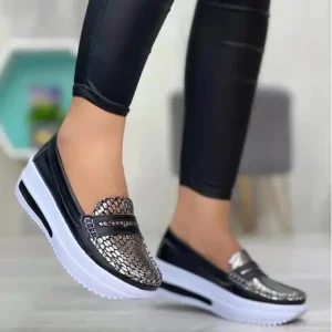 Women’s Lightweight Breathable Mesh Loafers Outdoor Running Sneakers Retro Style Waterproof Lighted Steel Toe Winter Outdoors