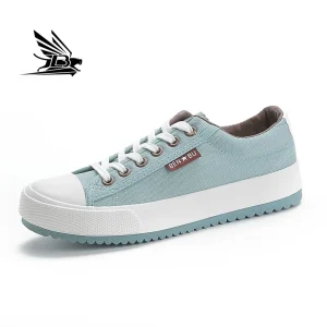 Women’s Low Top Thick Soled Canvas Shoes Large Size Platform Fashion with Breathable and Lightweight Features for Autumn