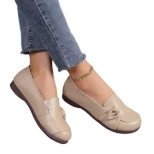 Women’s Outdoor Flat Leather Shoes Made of PU Material with Comfortable Soft Soles Women’s Shoes in Casual Soft soled Styles