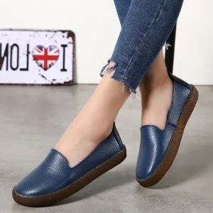 Women’s PU Upper Soft Flats Closed Toe Casual Bean Shoes Slip On Closure Breathable Sole Mothers