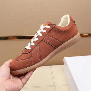 Women’s Retro Casual Light Weight Soft Soled Running Shoes Genuine Leather Winter Fashion Trend Comfortable Lace Up Waterproof