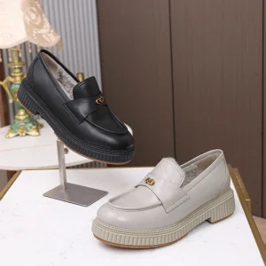 Women’s Slip On Soft Shoes Stylish Leather Loafers Metal Accents Comfortable Thick Platform Flat 3cm Toe Sheepskin Lining