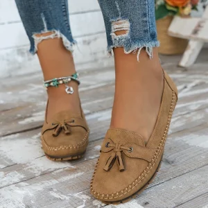 Women’s Soft PU Camel Casual Loafers Slip-On Comfortable Flat Shoes Women’s Moccasins with Tassel for Daily Walking