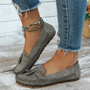 Women’s Soft PU Grey Casual Loafers Slip-On Comfortable Flat Shoes Women’s Moccasins with Tassel