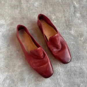 Women’s Spring Flat Shoes Handmade Vegetable Tanned Soft Sole Comfortable for Office Daily Commuting