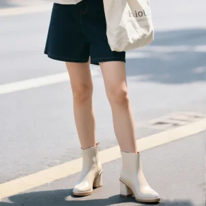 Women’s Stylish Retro Leather Ankle Boots Chunky Heel Toe Side Zipper for Daily Office Use Height Increasing Feature Comfortable