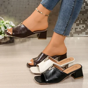 Women’s Summer Outdoor Square Toe Chunky Heel Anti-Slip Rhinestone Slip-On Slippers with Rubber Outsole