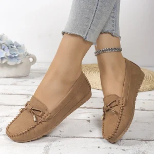 Women’s Tan Classic Bow Moccasin Loafers Hand Stitched Slip On Flat Shoes Comfortable Non Slip Casual Driving Shoes
