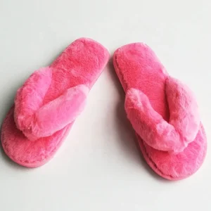 Women’s Thick Fluffy Fur Winter Slippers Soft Plush Platform Flip Flops with Non Slip Design for Indoor and Outdoor Use