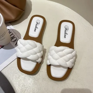 Women’s Woven Flat Slipper Open Toe Beach Chaussures Plates Fashion Accessory Easy Slip-On Closure PVC Summer